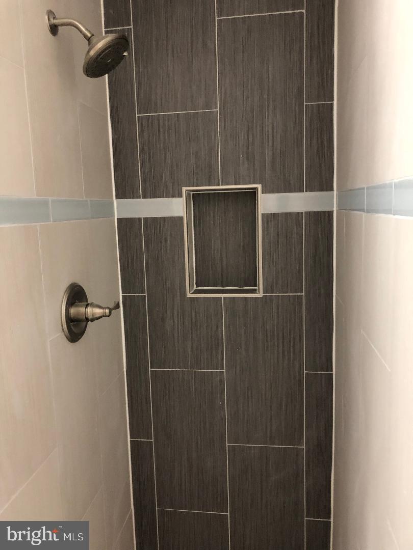 GREENWICH HILL - Residential