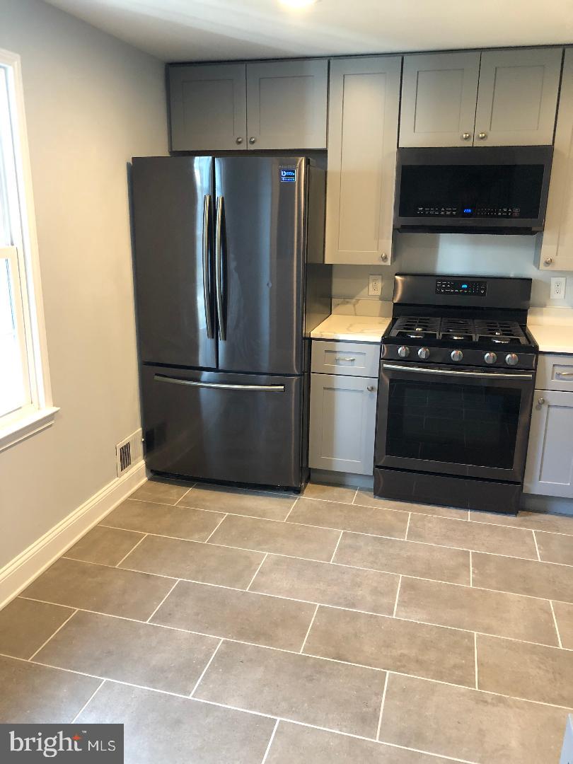 GREENWICH HILL - Residential