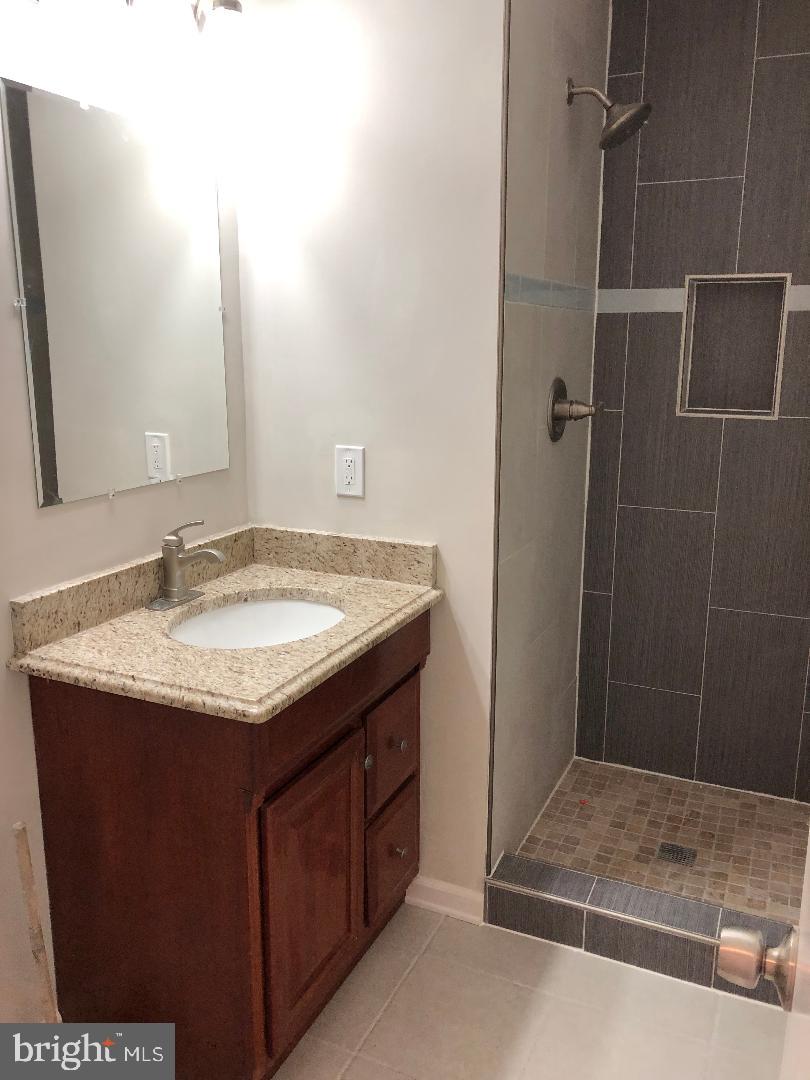 GREENWICH HILL - Residential