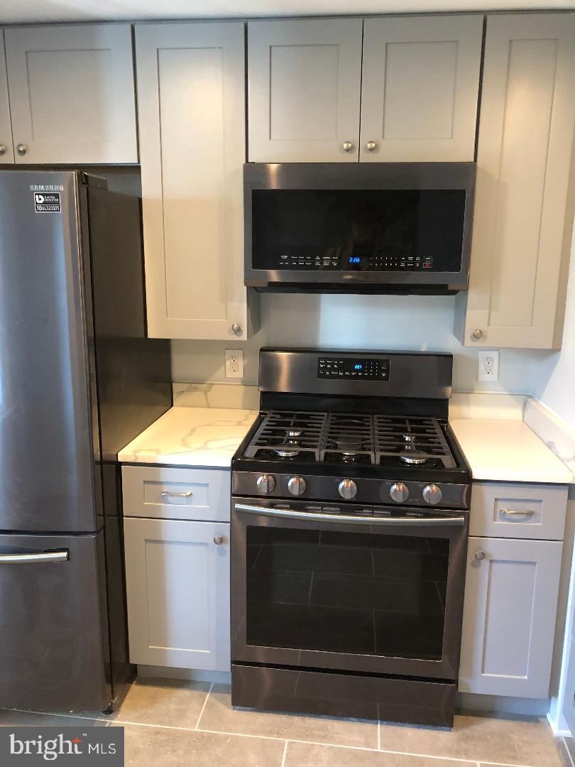 GREENWICH HILL - Residential