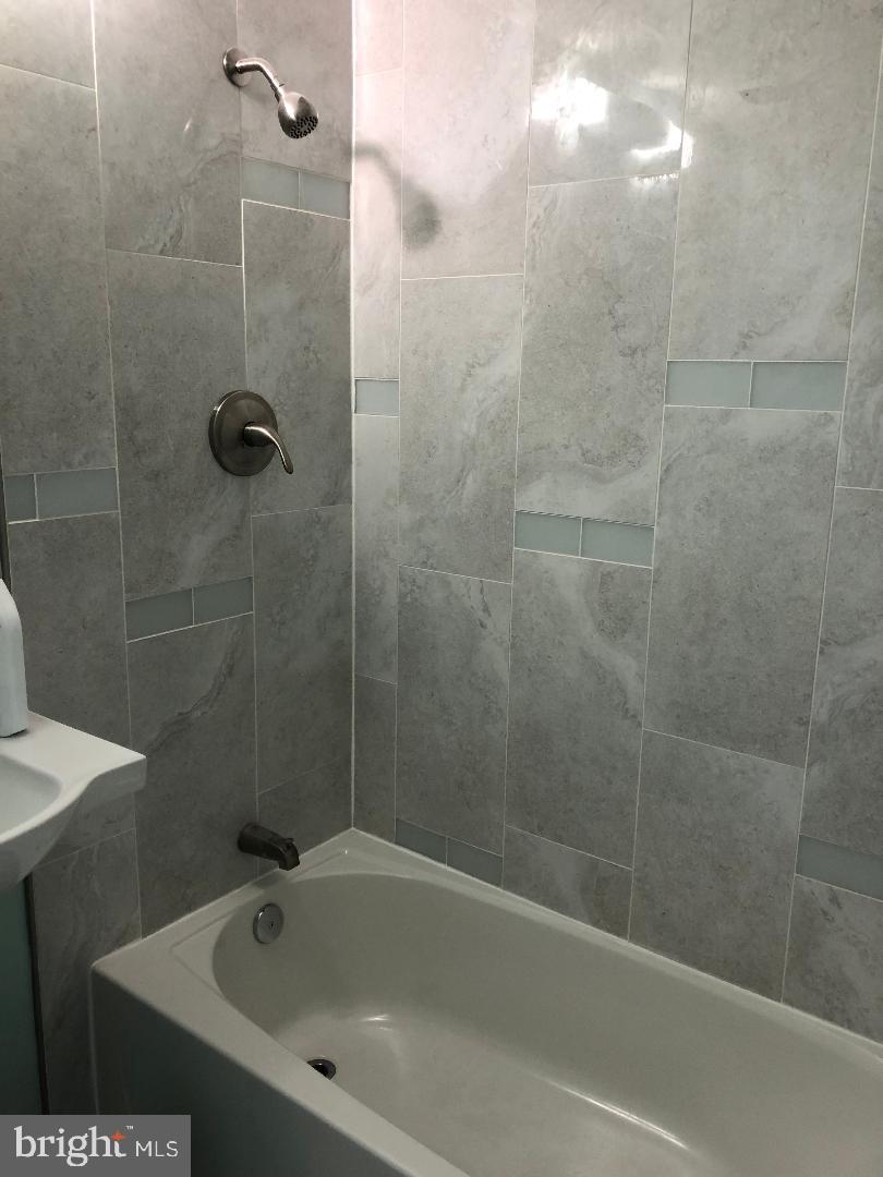 GREENWICH HILL - Residential