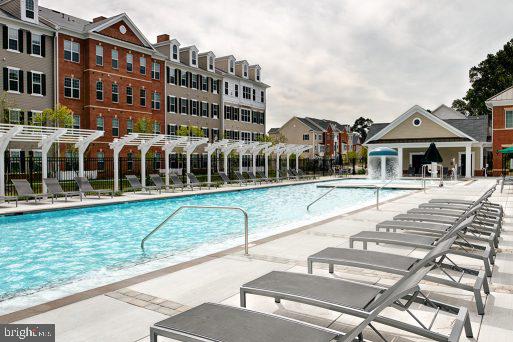 CREEKSTONE VILLAGE - Residential Lease