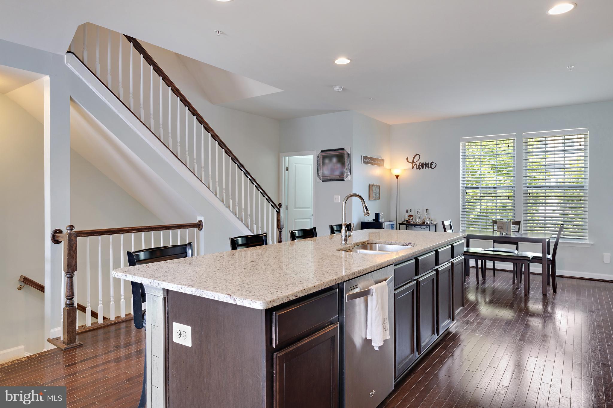 CREEKSTONE VILLAGE - Residential Lease