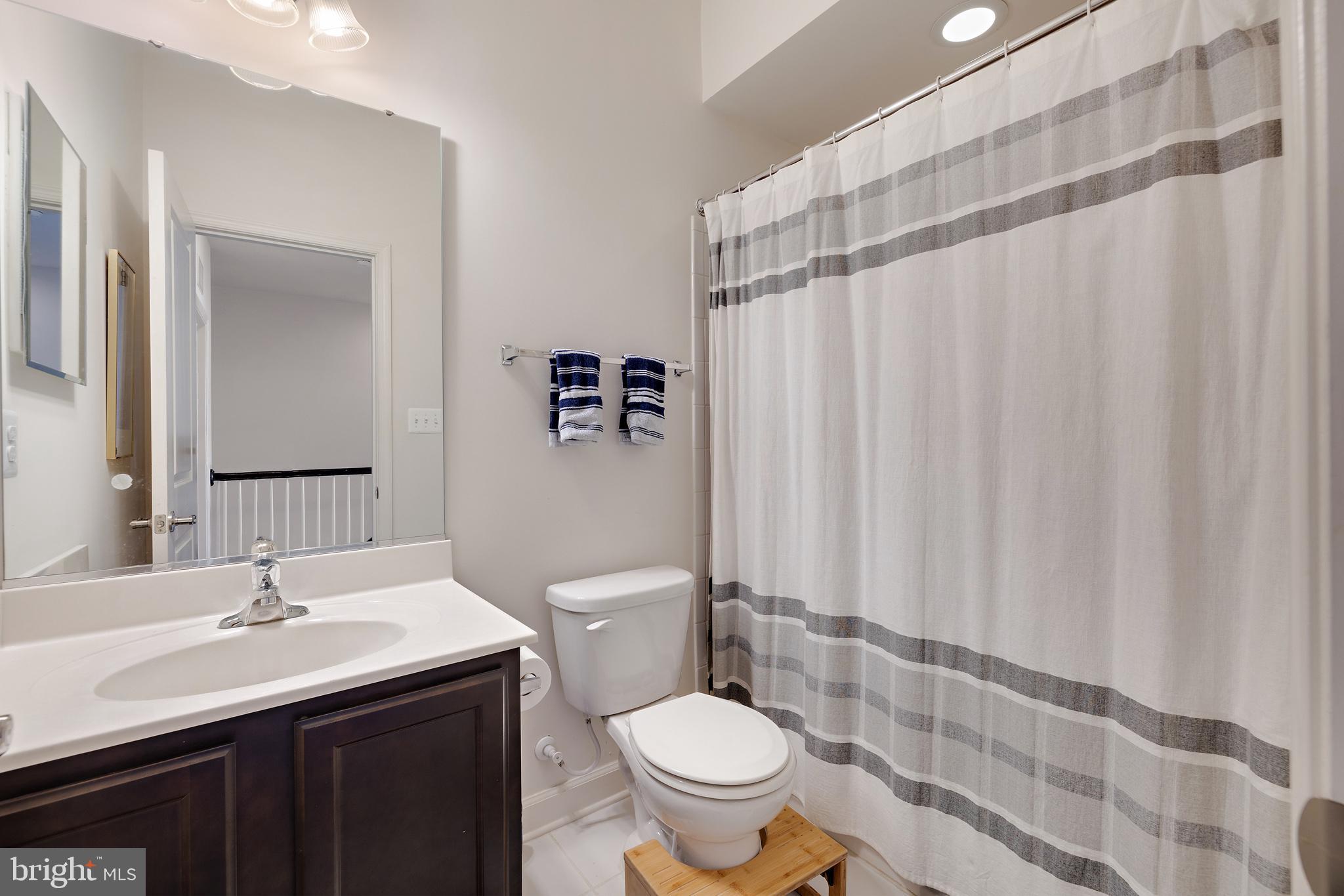 CREEKSTONE VILLAGE - Residential Lease