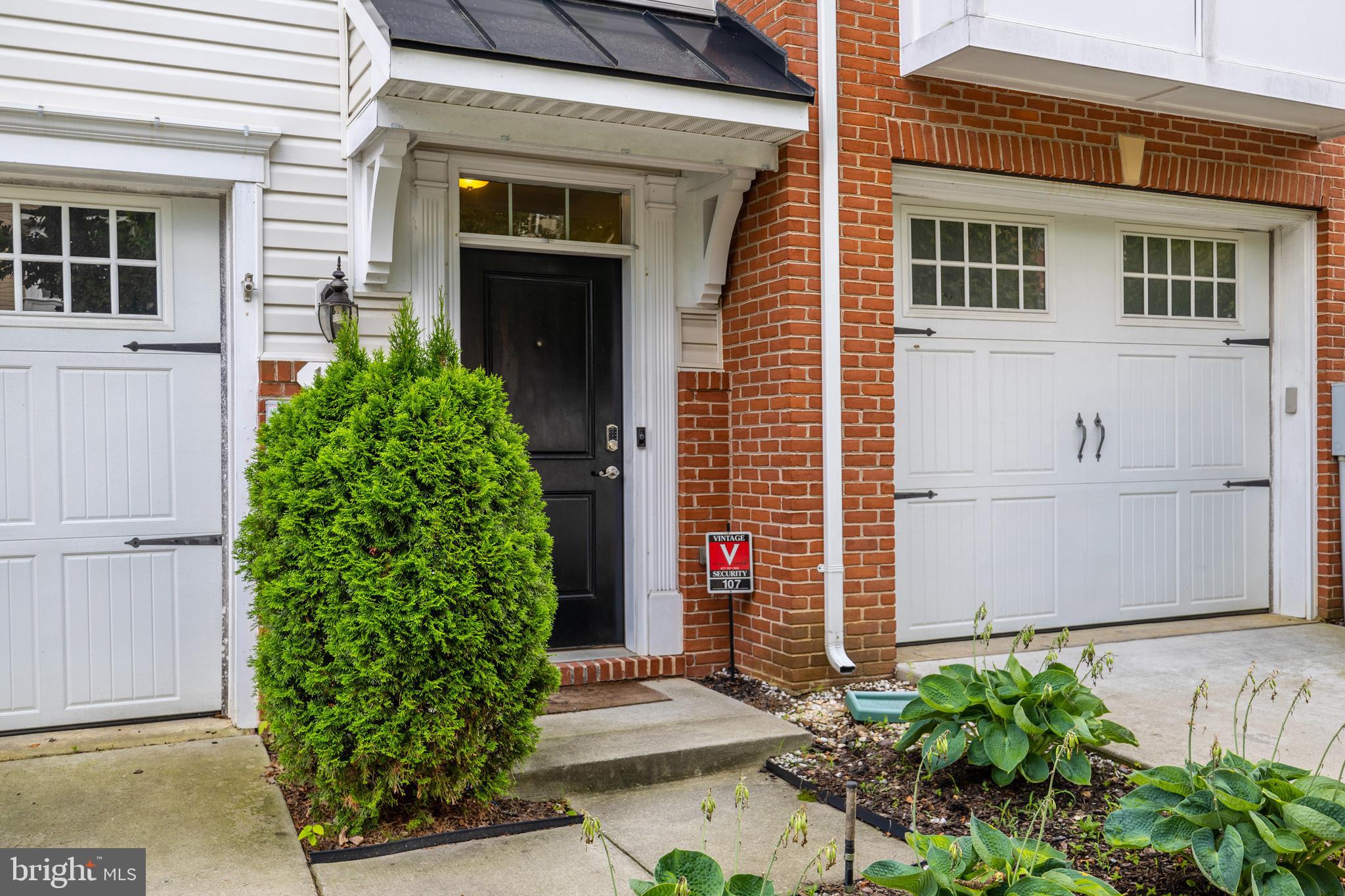 CREEKSTONE VILLAGE - Residential Lease