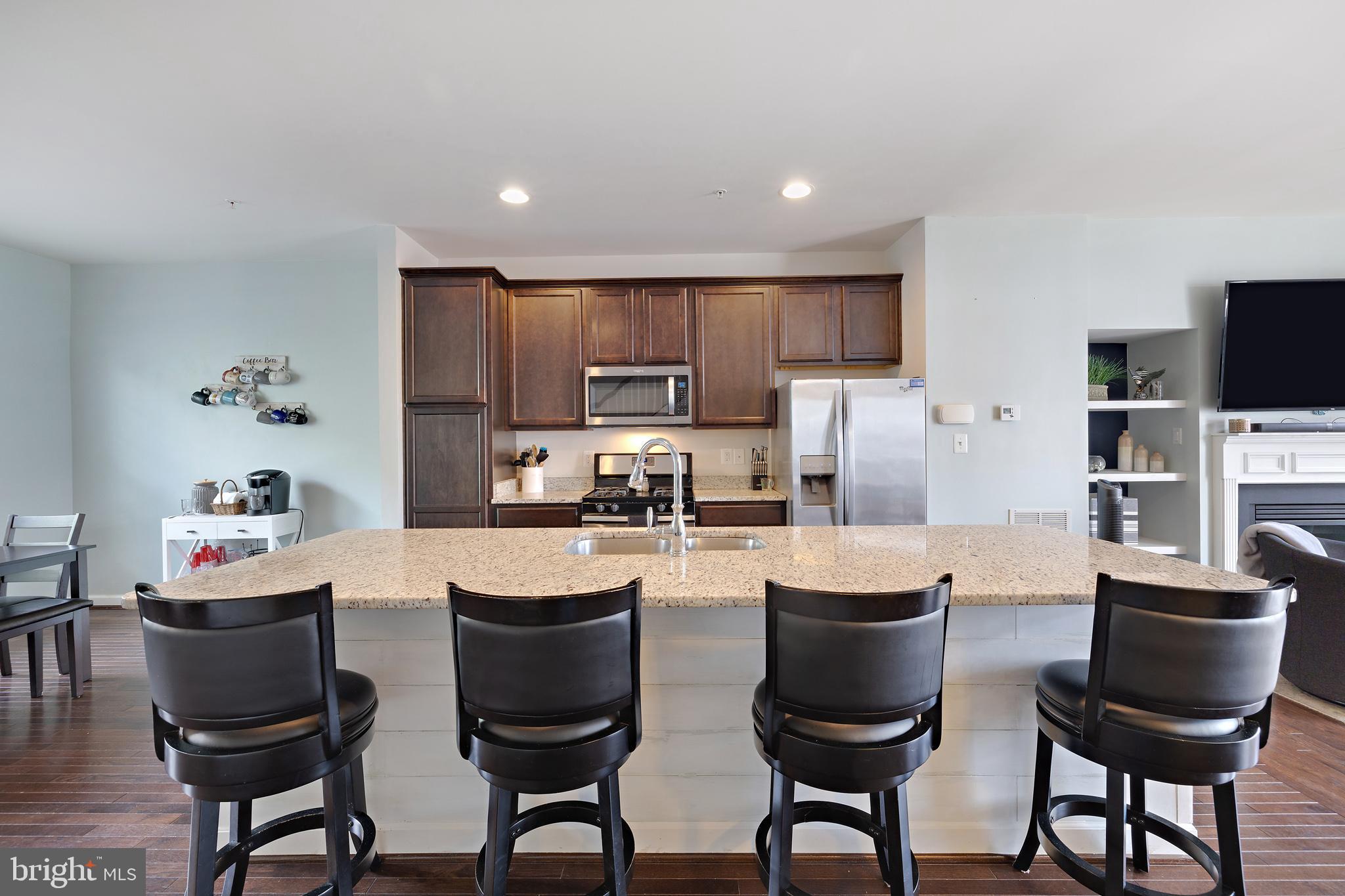 CREEKSTONE VILLAGE - Residential Lease