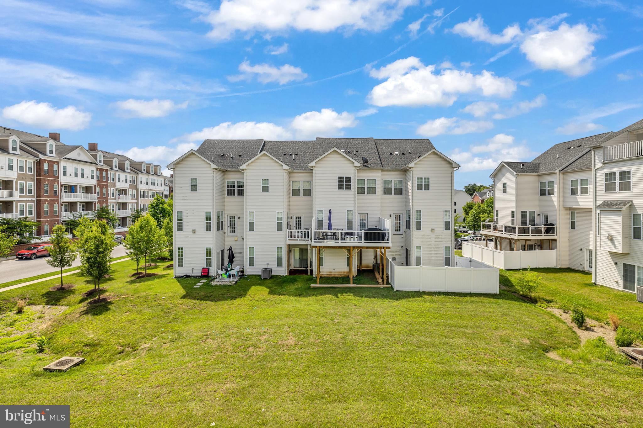 CREEKSTONE VILLAGE - Residential Lease