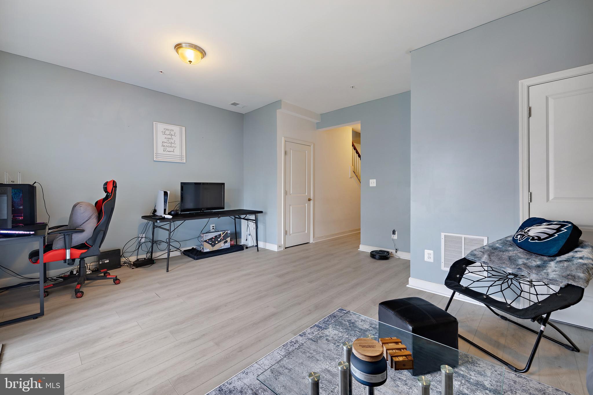 CREEKSTONE VILLAGE - Residential Lease