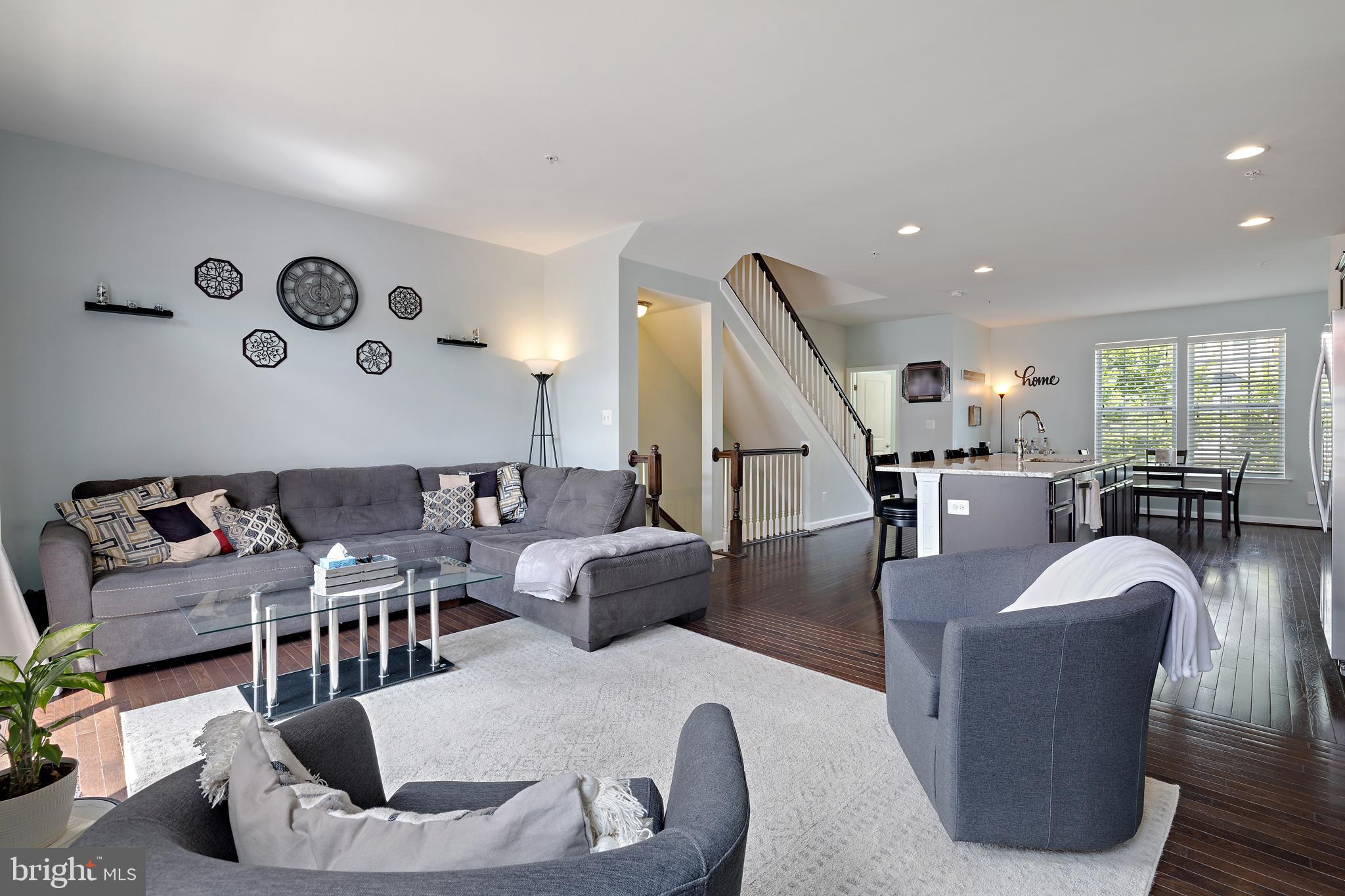 CREEKSTONE VILLAGE - Residential Lease