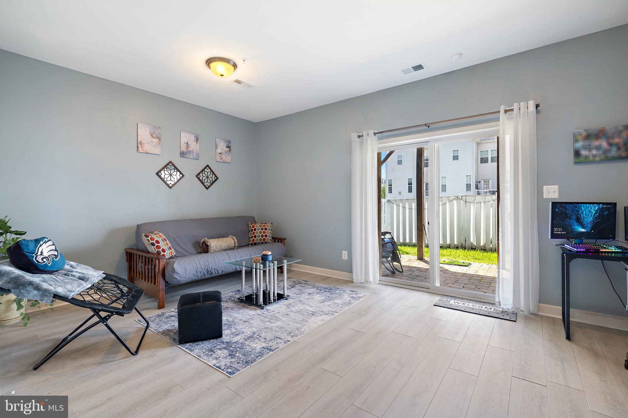 CREEKSTONE VILLAGE - Residential Lease