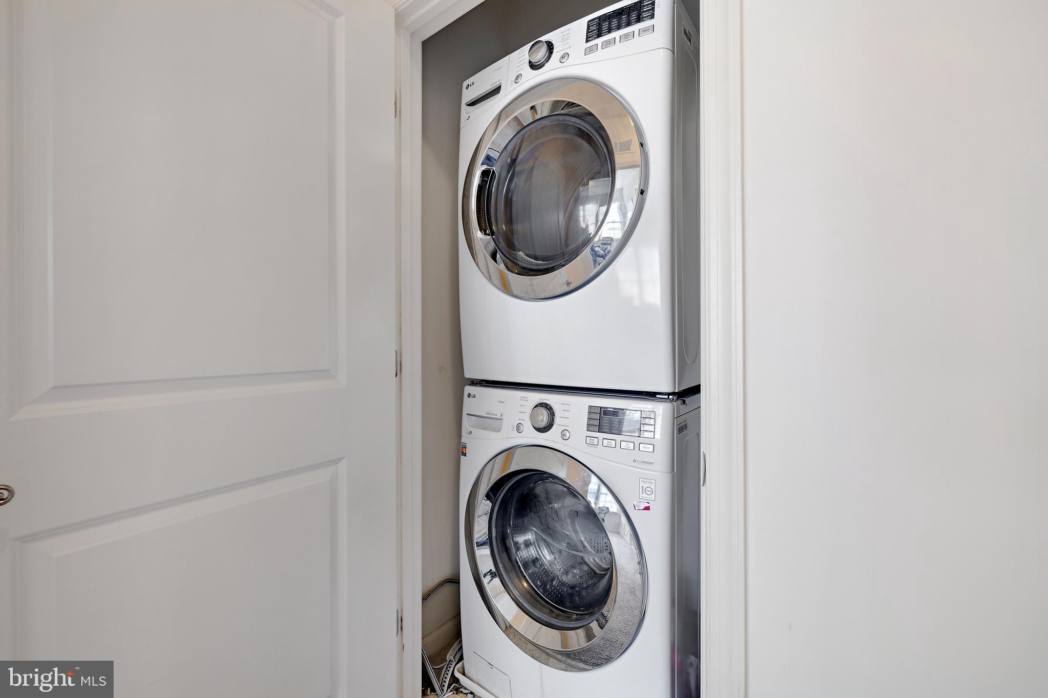 CREEKSTONE VILLAGE - Residential Lease