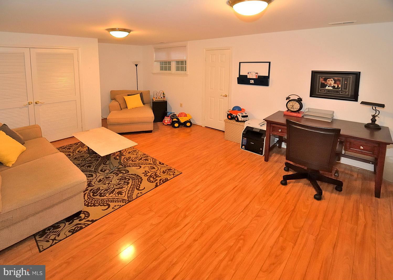 RESTON - Residential