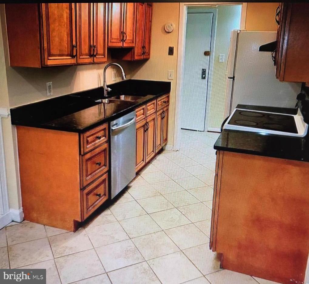 2226 CASTLE ROCK SQUARE 1B