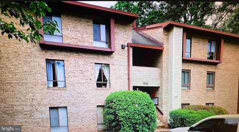 Photo of 2226 Castle Rock Square #1B, RESTON, VA 20191 (MLS # VAFX2303930)