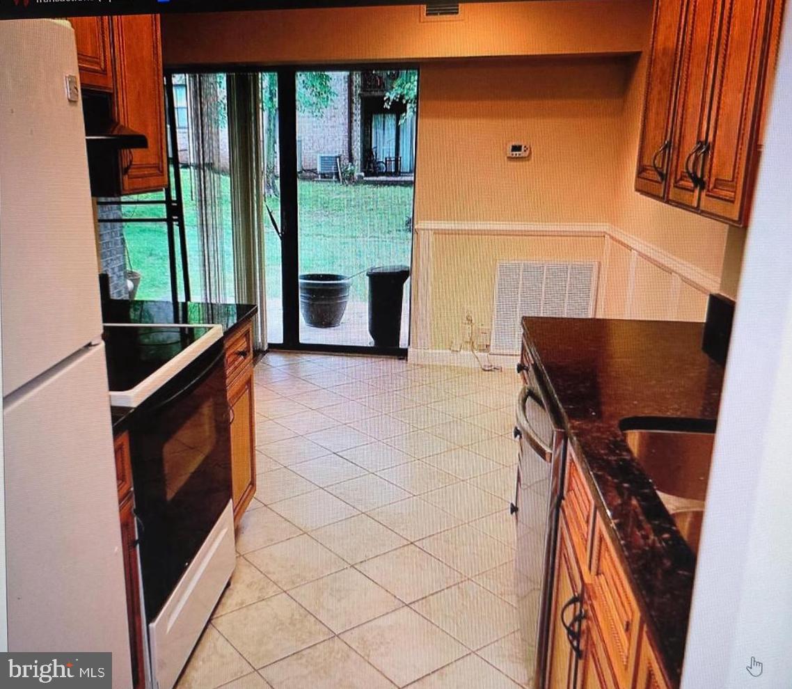 2226 CASTLE ROCK SQUARE 1B