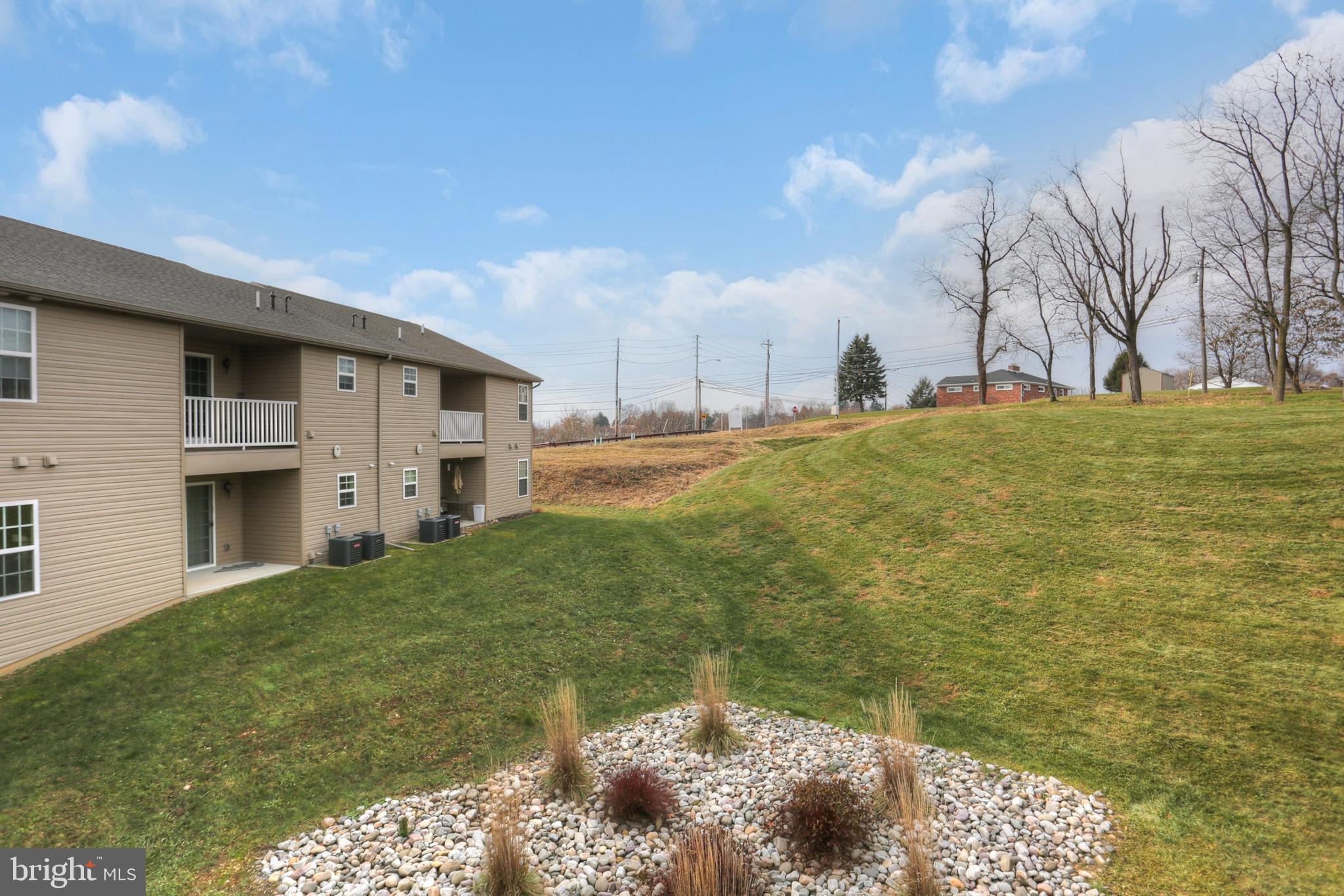 SUMMIT VIEW - Residential