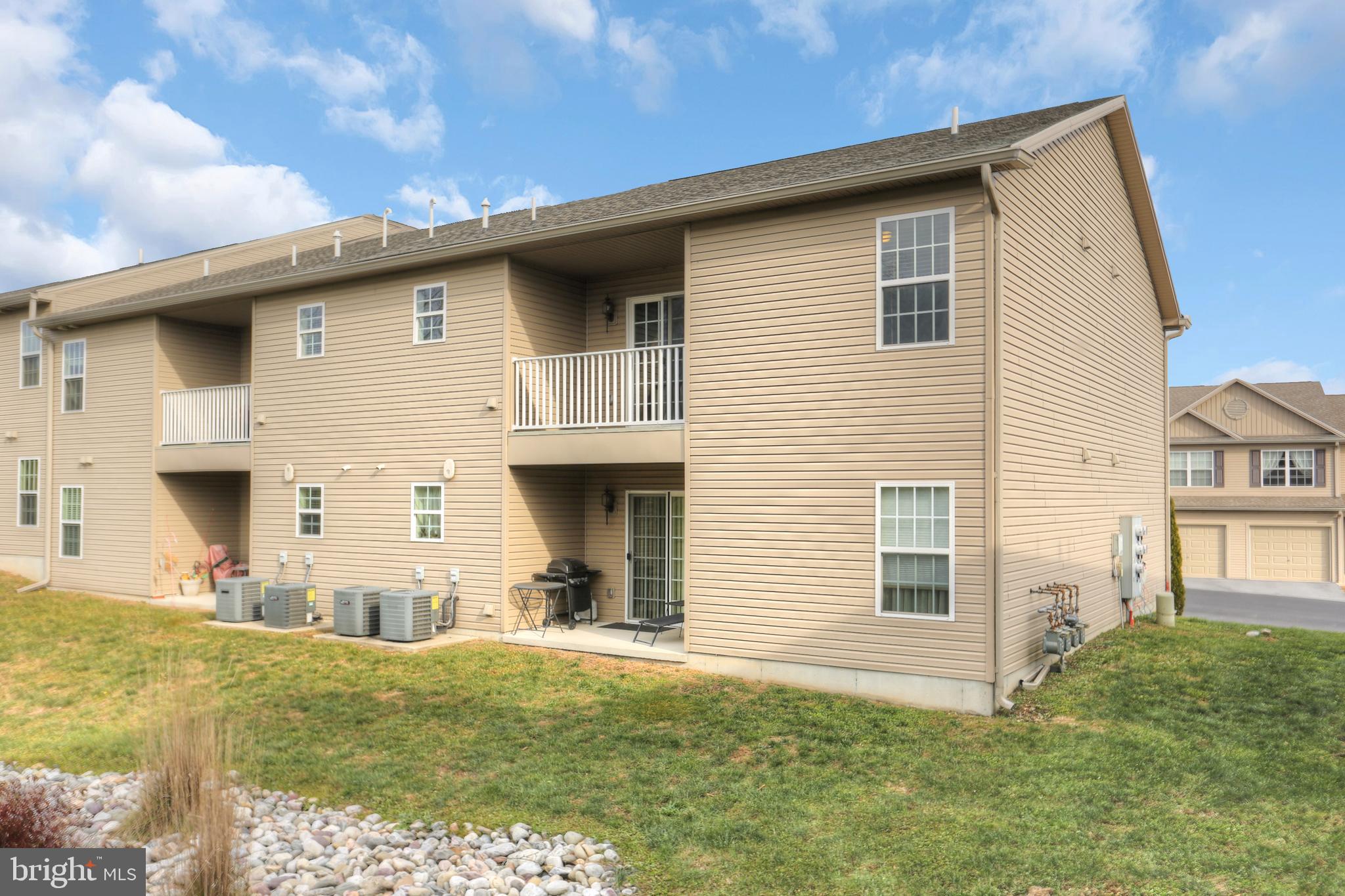 SUMMIT VIEW - Residential
