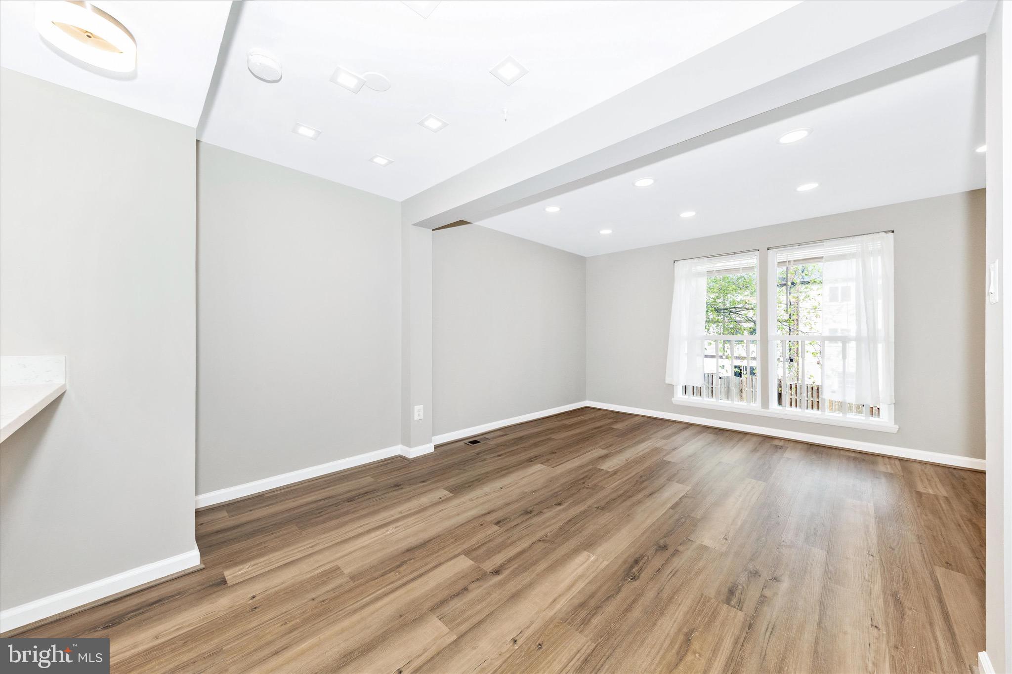 SUGARLAND RUN - Residential