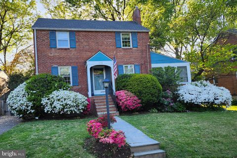 Photo of 1032 N Montana Street, ARLINGTON, VA 22205 (MLS # VAAR2072192)