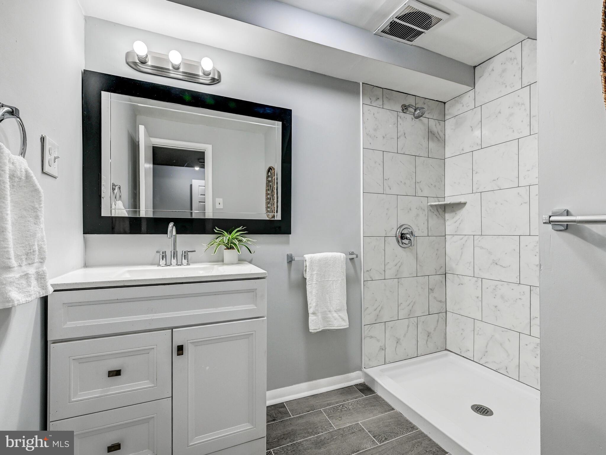 SCOTTS HILL - Residential