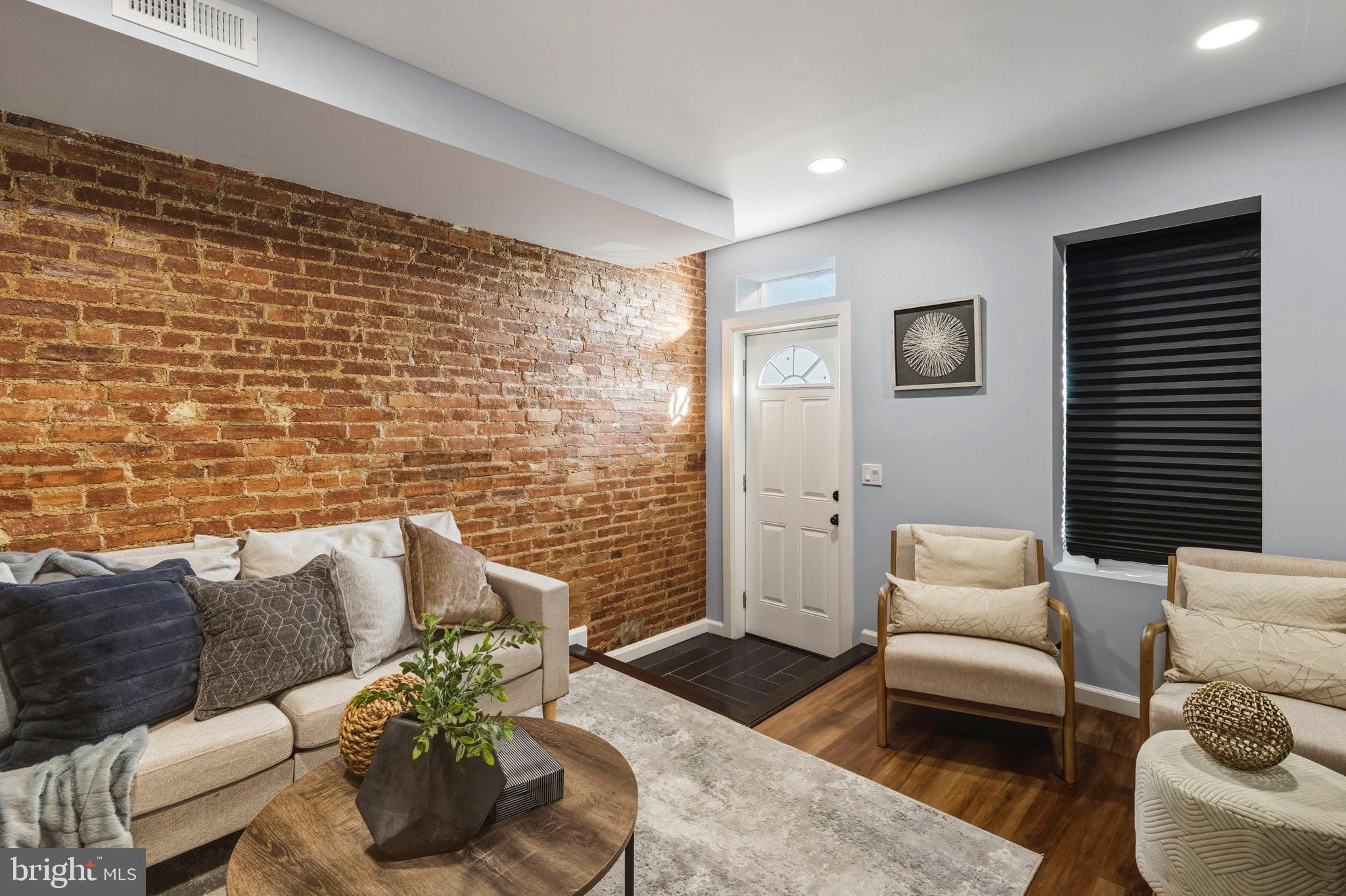 BROADWAY EAST - Residential