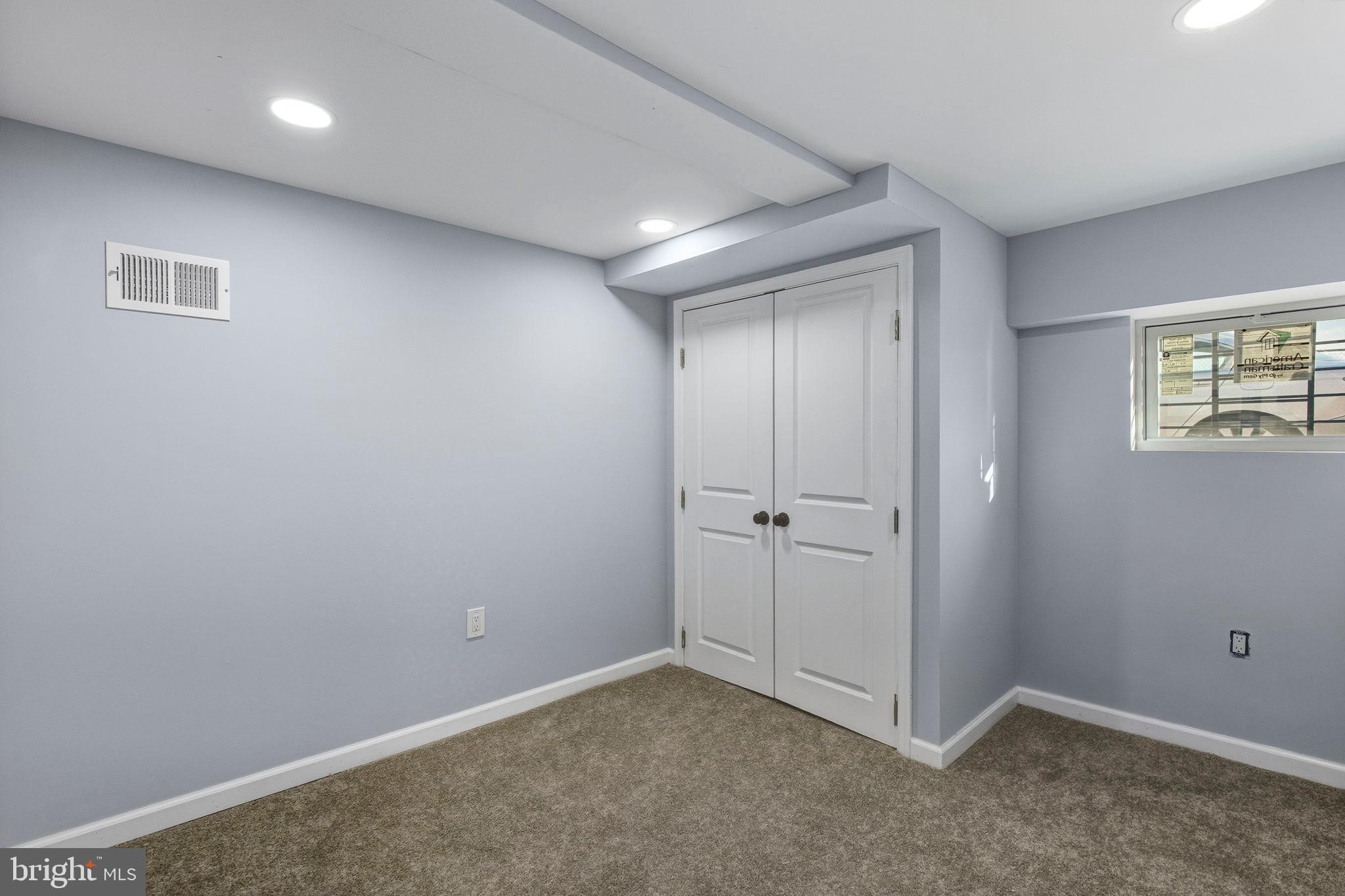 BROADWAY EAST - Residential