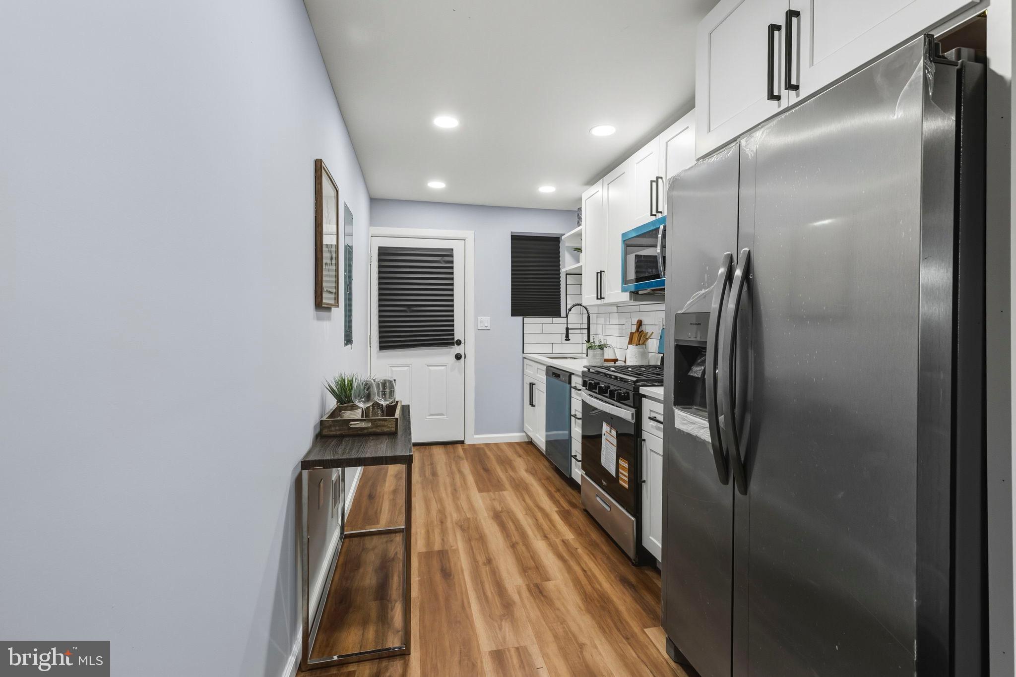 BROADWAY EAST - Residential