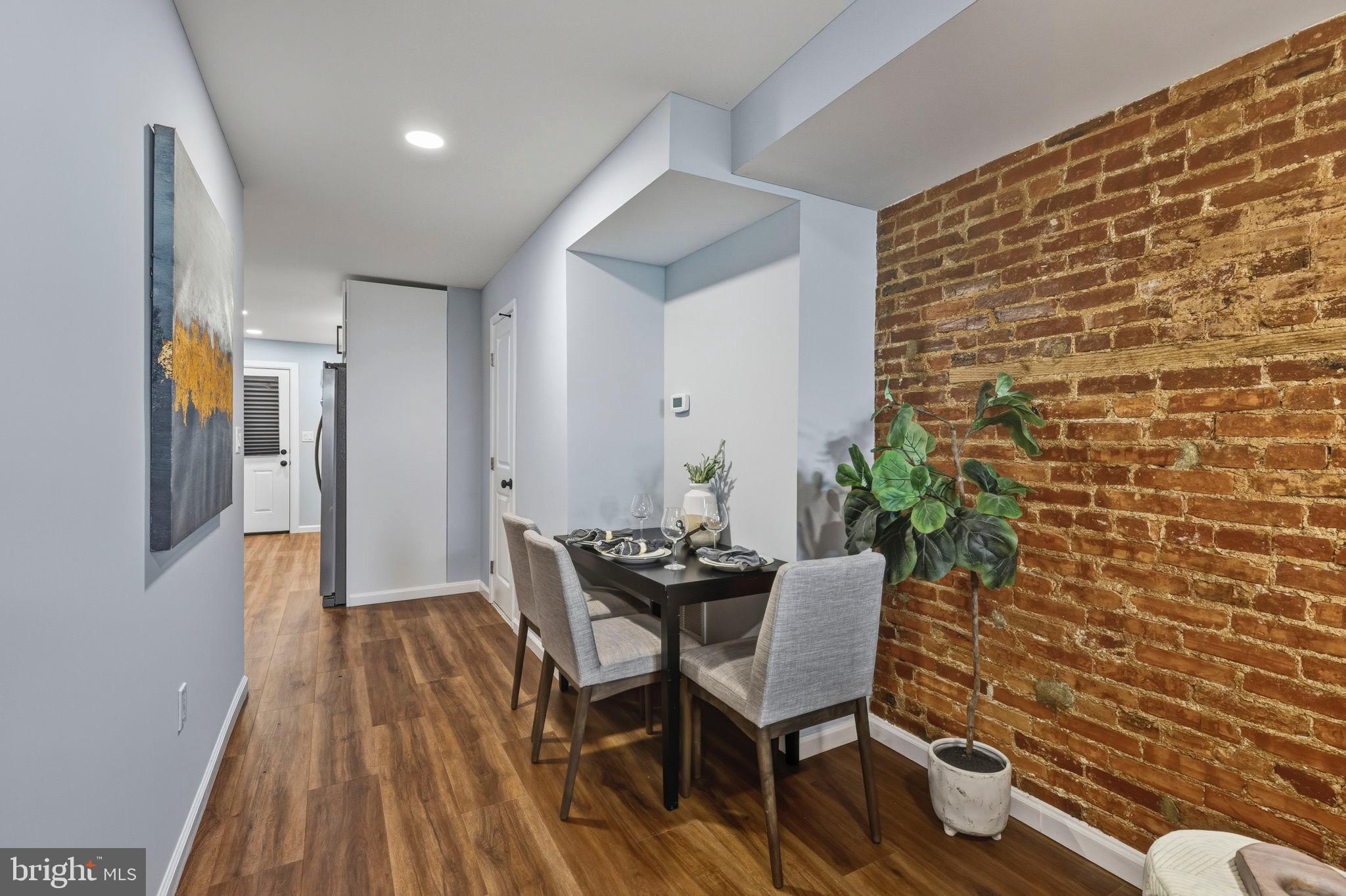 BROADWAY EAST - Residential