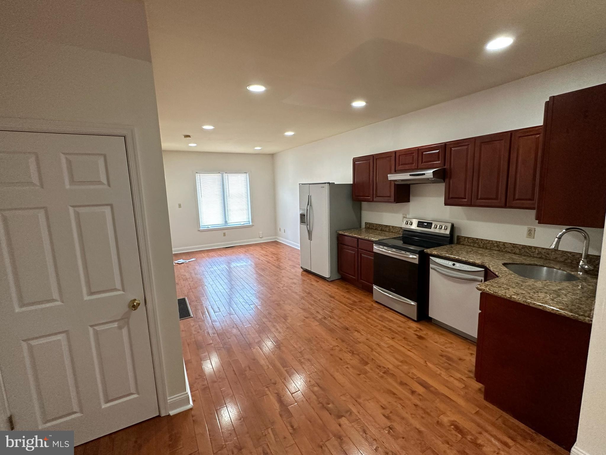 GRADUATE HOSPITAL - Residential Lease