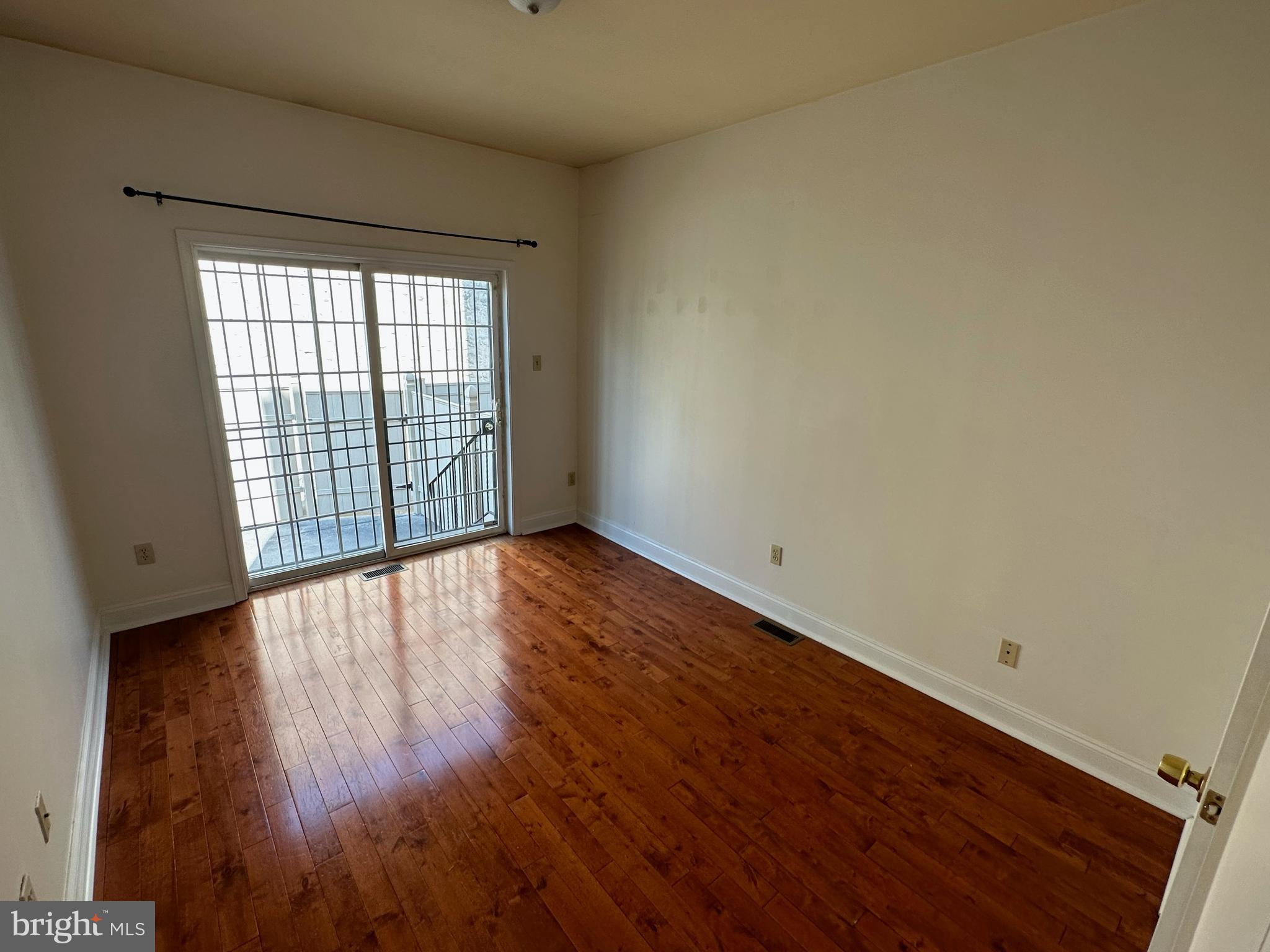 GRADUATE HOSPITAL - Residential Lease