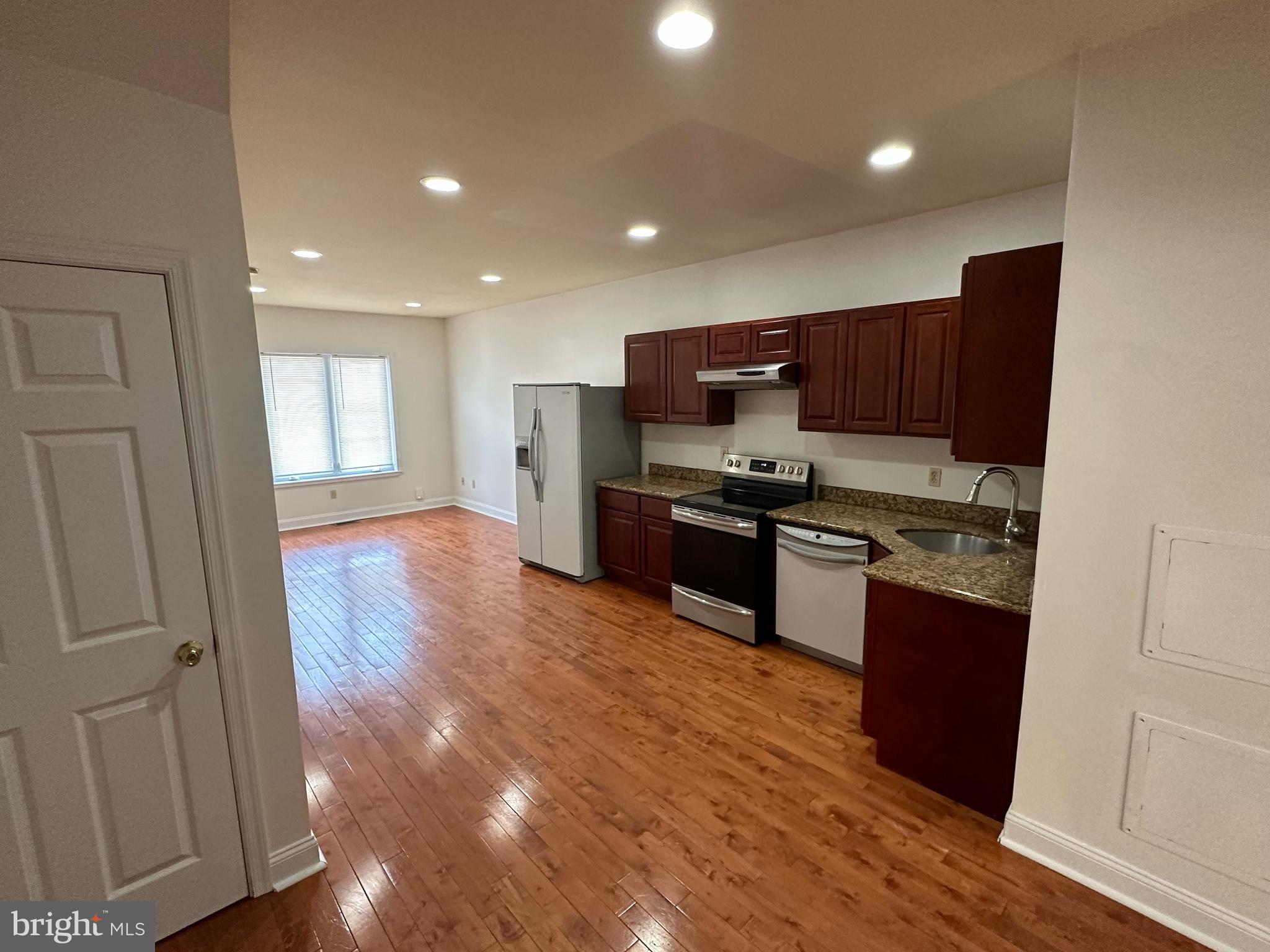 GRADUATE HOSPITAL - Residential Lease