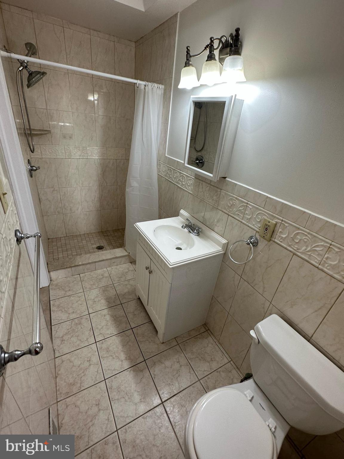 GRADUATE HOSPITAL - Residential Lease