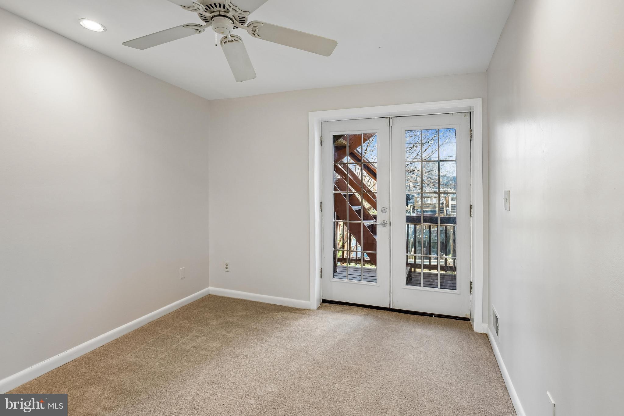 RIVERSIDE - Residential