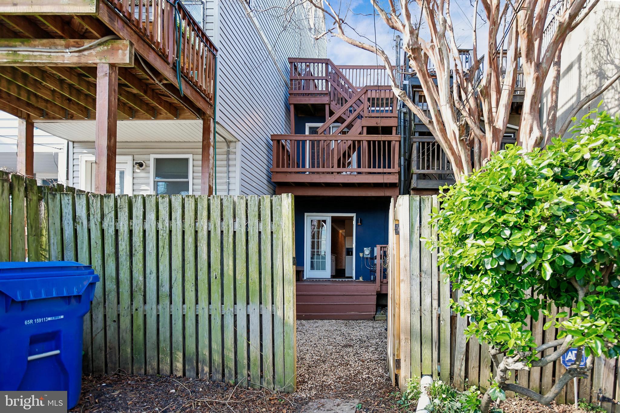 RIVERSIDE - Residential