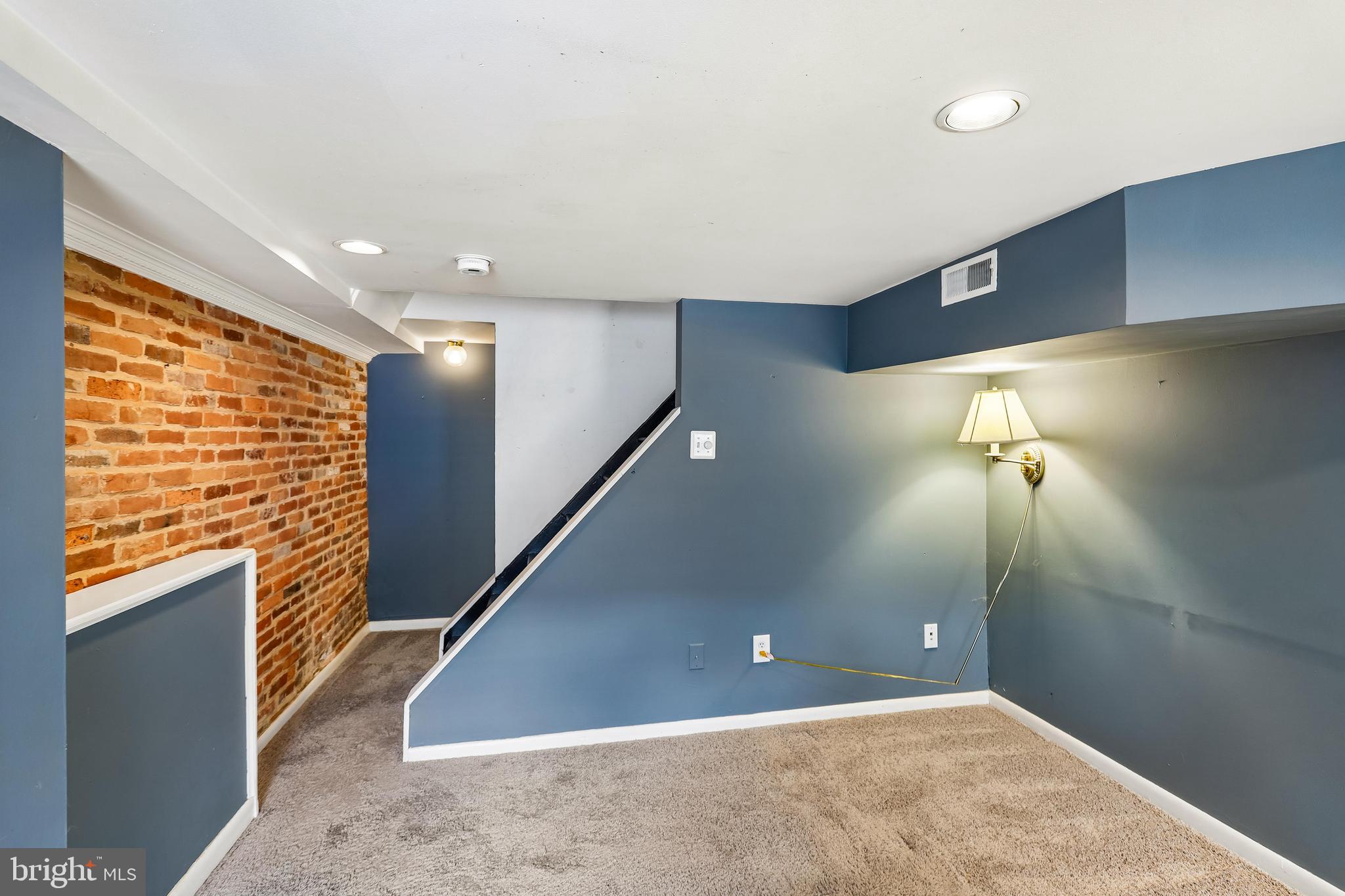 RIVERSIDE - Residential