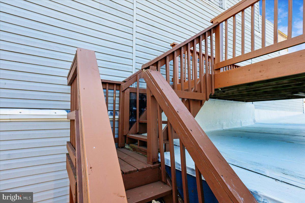 RIVERSIDE - Residential