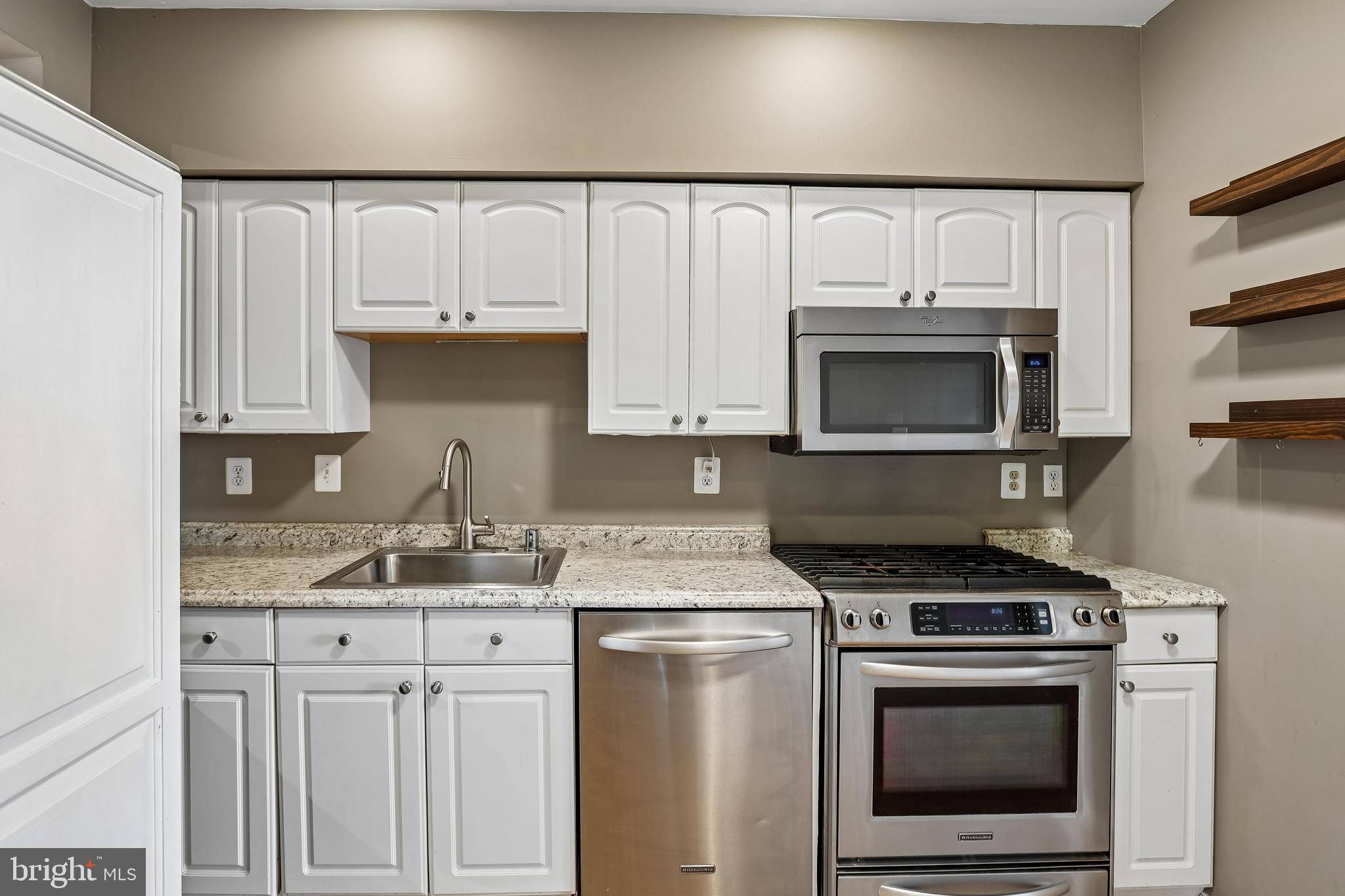 RIVERSIDE - Residential