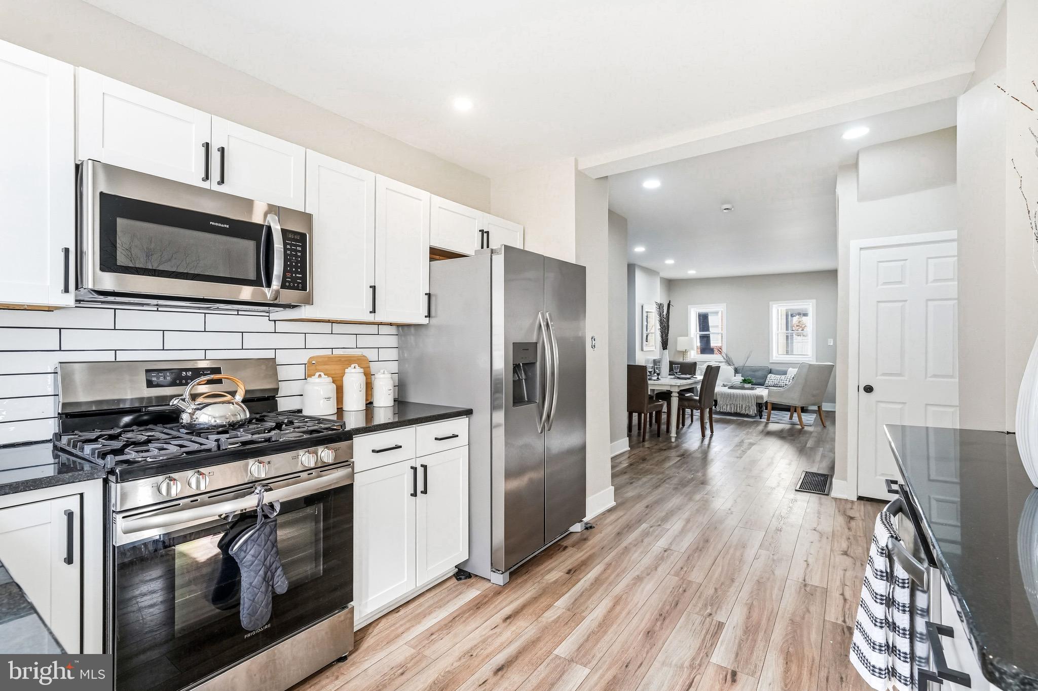 PORT RICHMOND - Residential