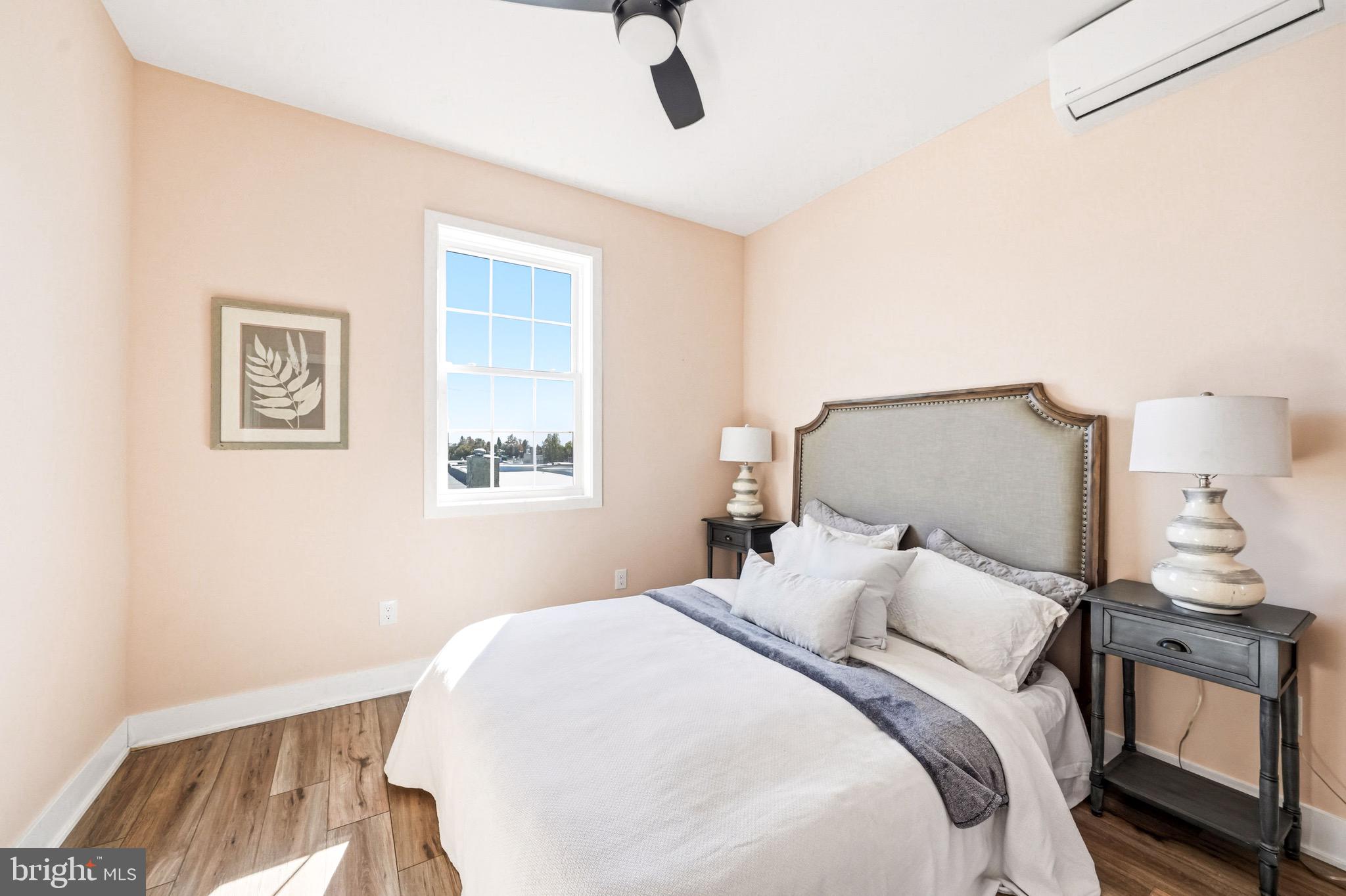 PORT RICHMOND - Residential