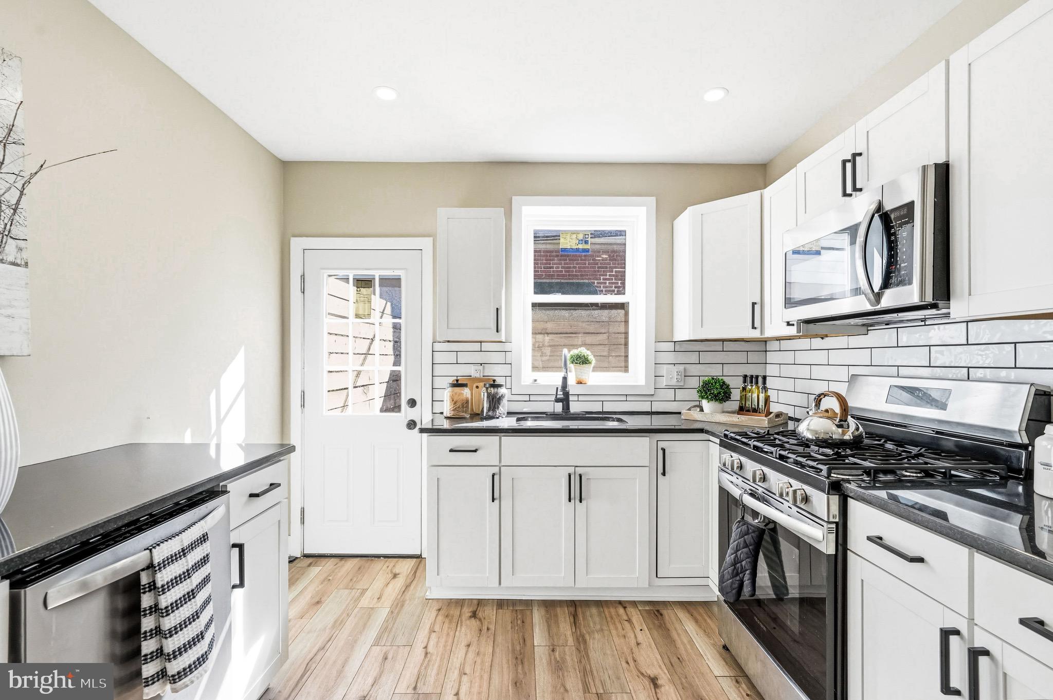 PORT RICHMOND - Residential