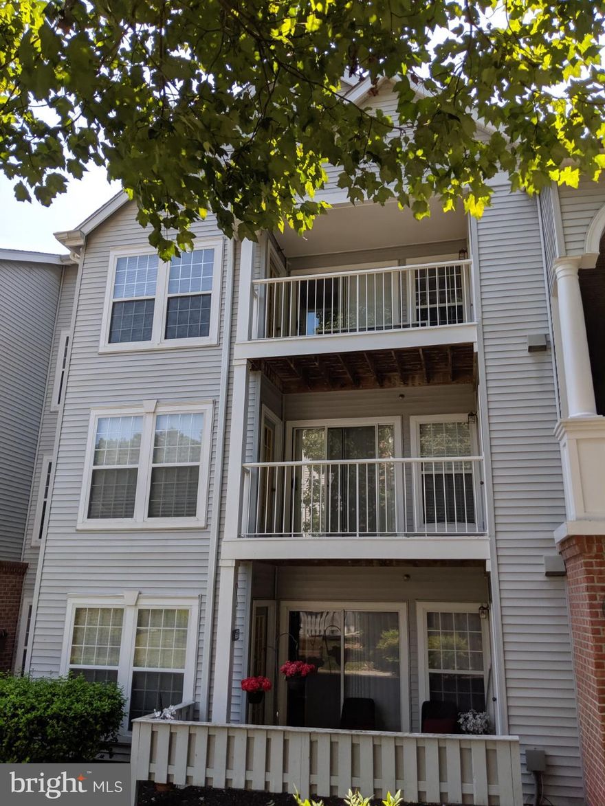 Penthouse level condo- rear of building-Bright and sunny 2 bedroom Condo with many upgrades Living room with cathedral ceiling ,fireplace, huge soaking tub, private balcony , recessed lighting . Sold as-is. Buyer to pay all recordation & transfer taxes.