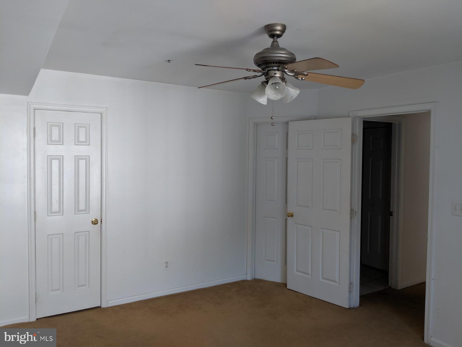 SILVERBROOK FARMS - Residential