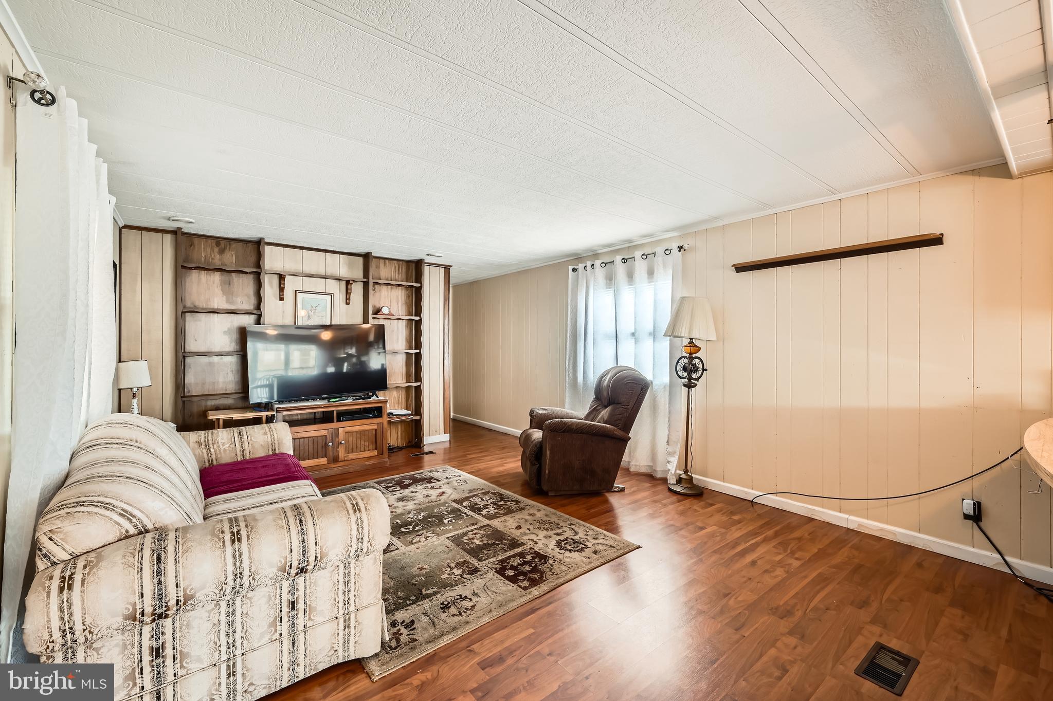 211 ROBWOOD ROAD