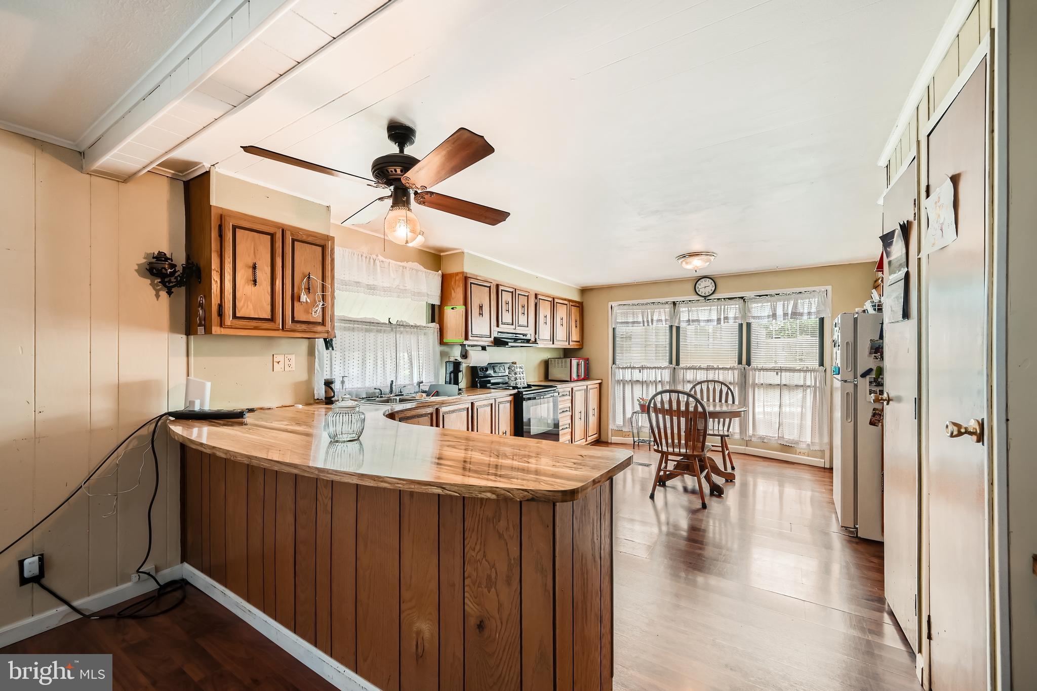 211 ROBWOOD ROAD