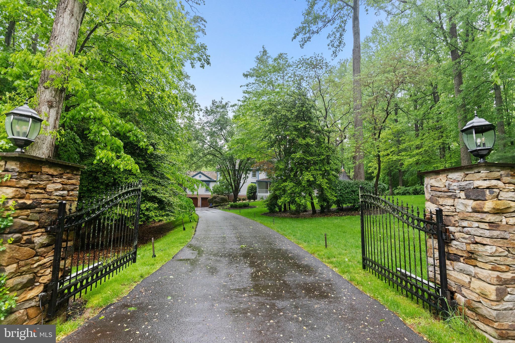 EATON PARK - Residential