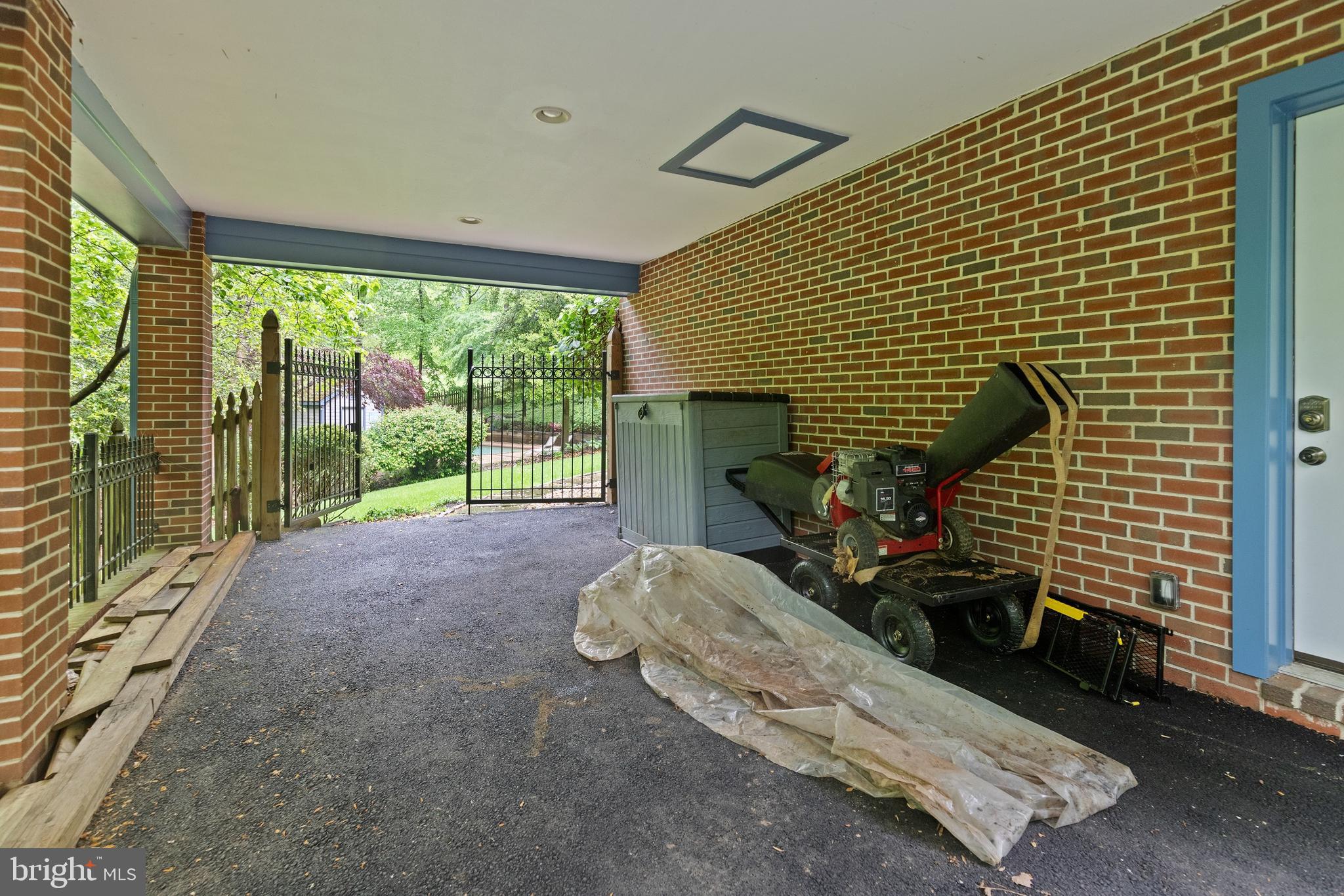 EATON PARK - Residential