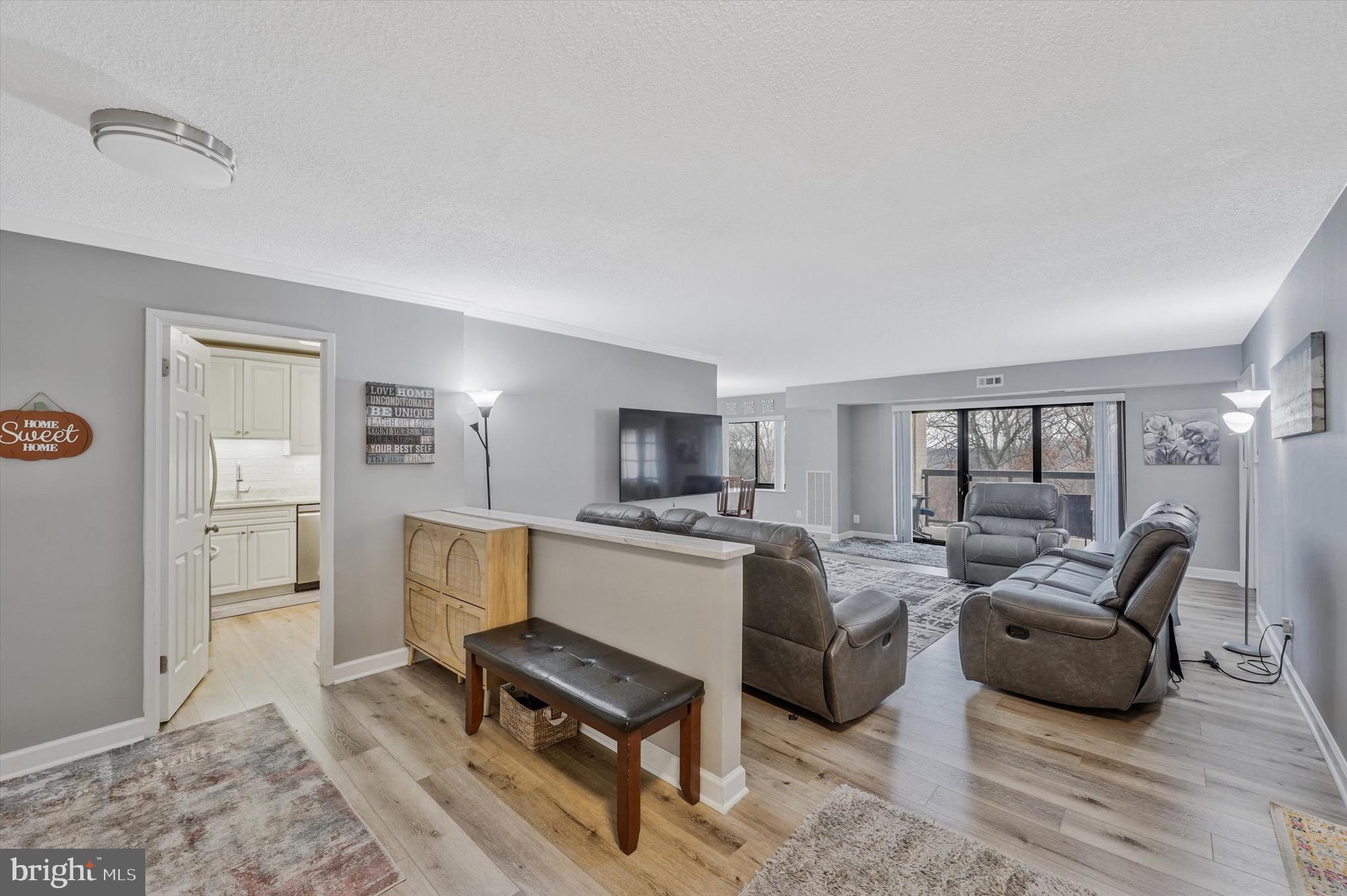 309 YOAKUM PARKWAY 807