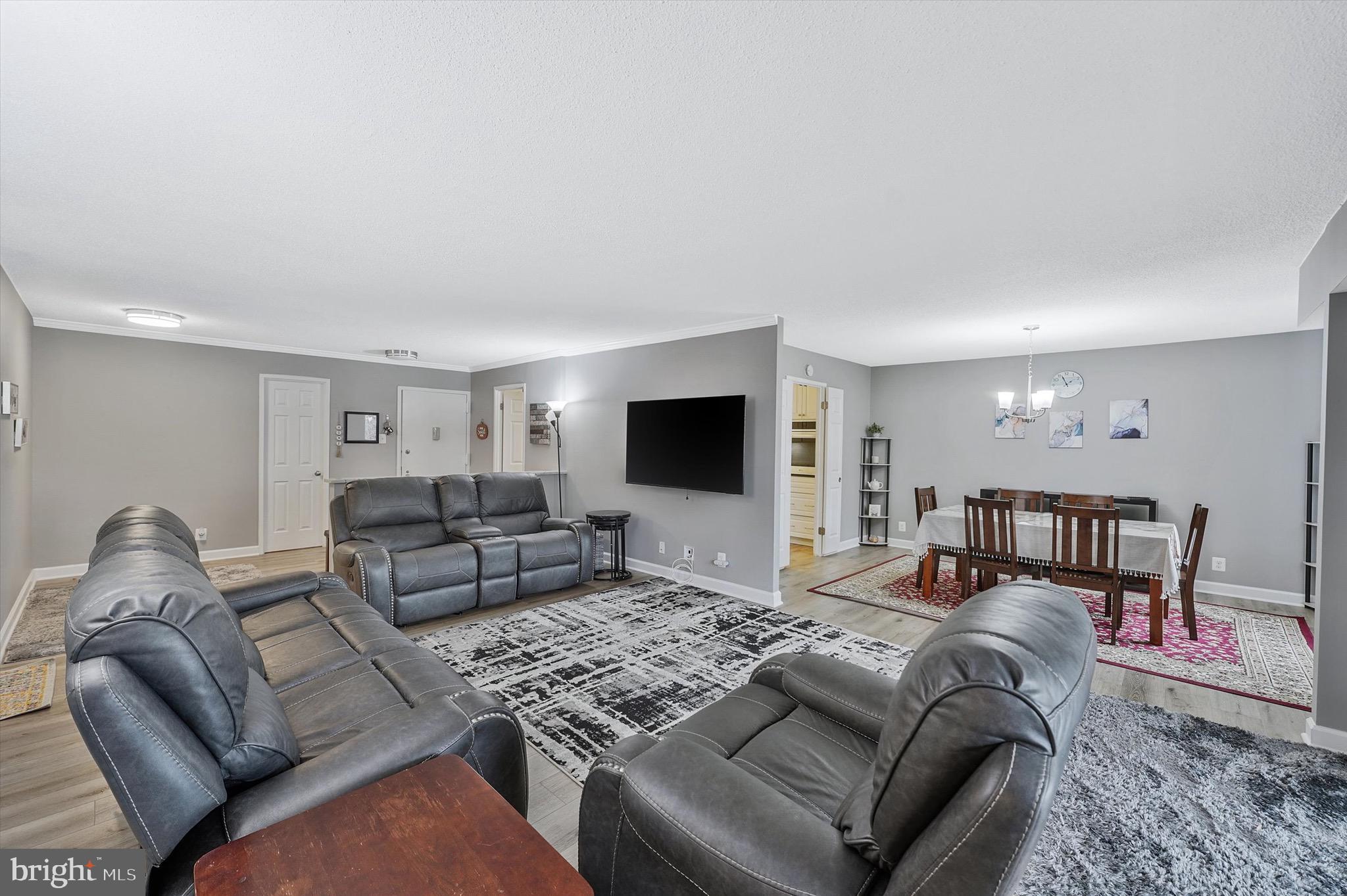 309 YOAKUM PARKWAY 807