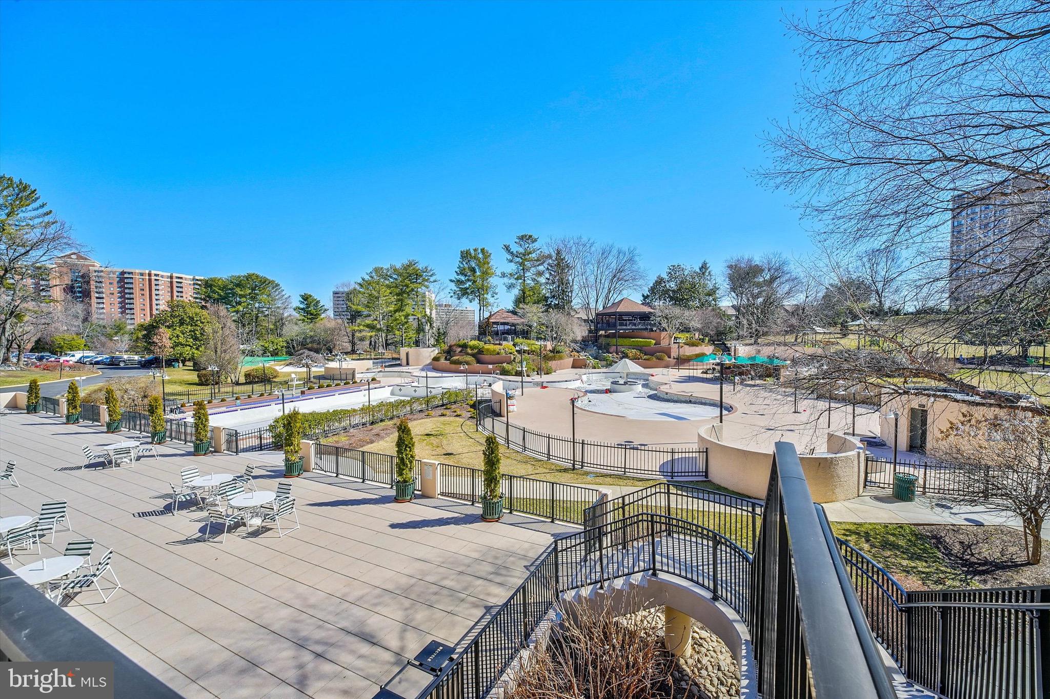 309 YOAKUM PARKWAY 807