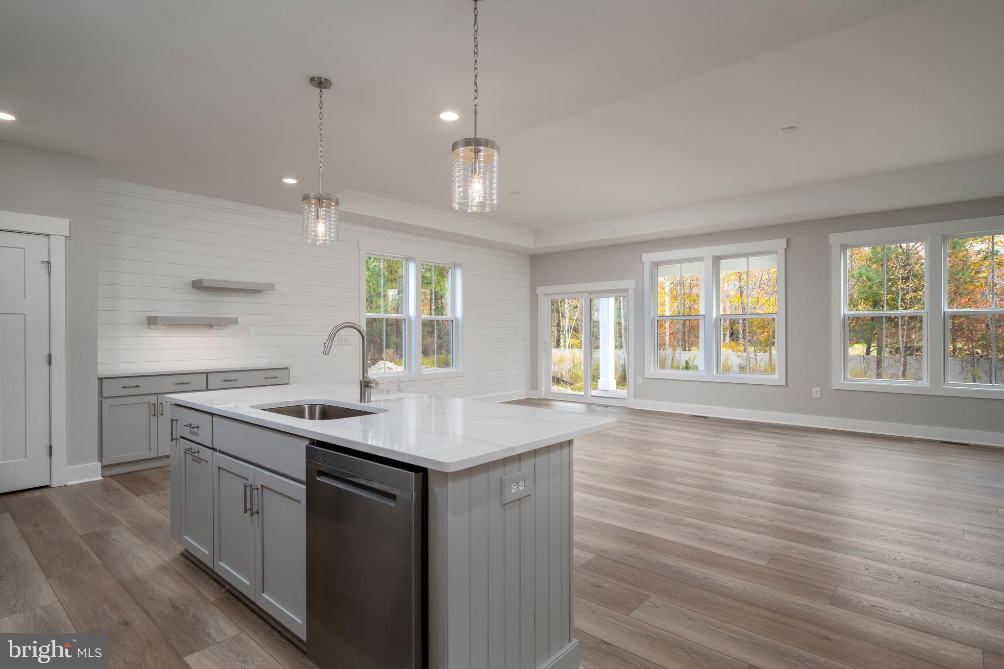 THE KNOLL AT IRONS LANE - Residential